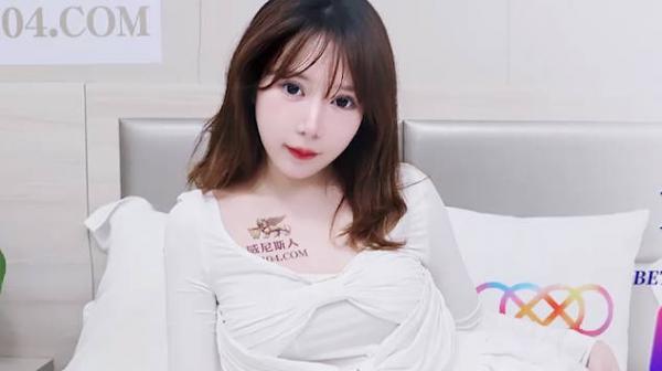 星空传媒XKG093母亲下药出卖漂亮女儿
